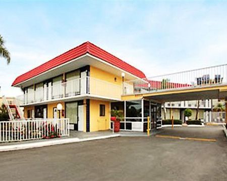 Express Inn & Suites Clearwater Pinellas Park Εξωτερικό φωτογραφία