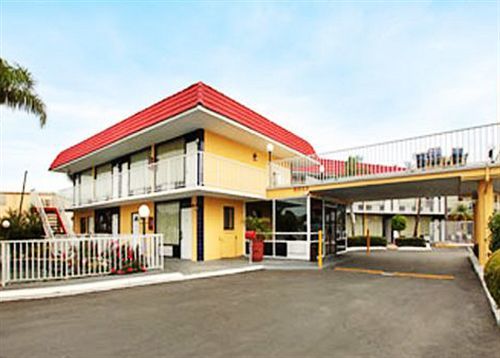 Express Inn & Suites Clearwater Pinellas Park Εξωτερικό φωτογραφία