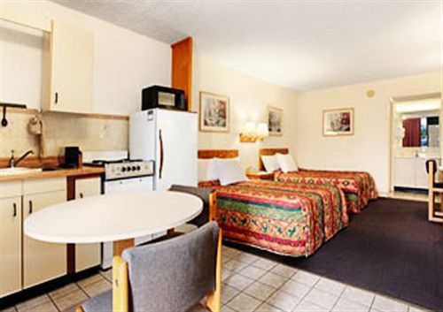 Express Inn & Suites Clearwater Pinellas Park Εξωτερικό φωτογραφία
