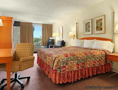 Express Inn & Suites Clearwater Pinellas Park Εξωτερικό φωτογραφία